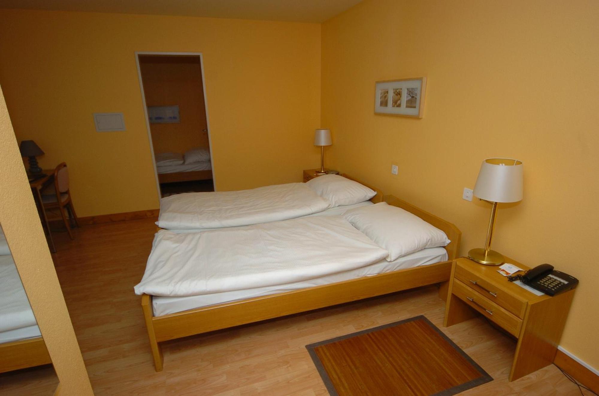 Hotel Le Cedre Bex Habitación foto