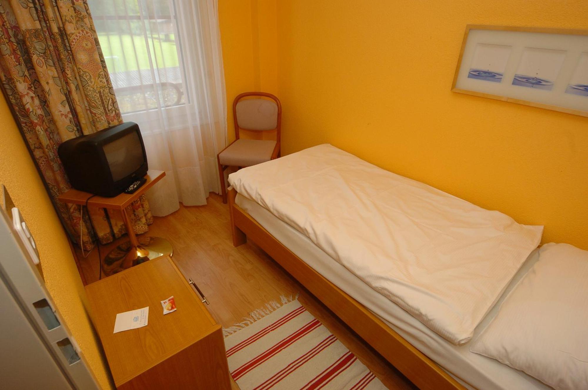 Hotel Le Cedre Bex Habitación foto