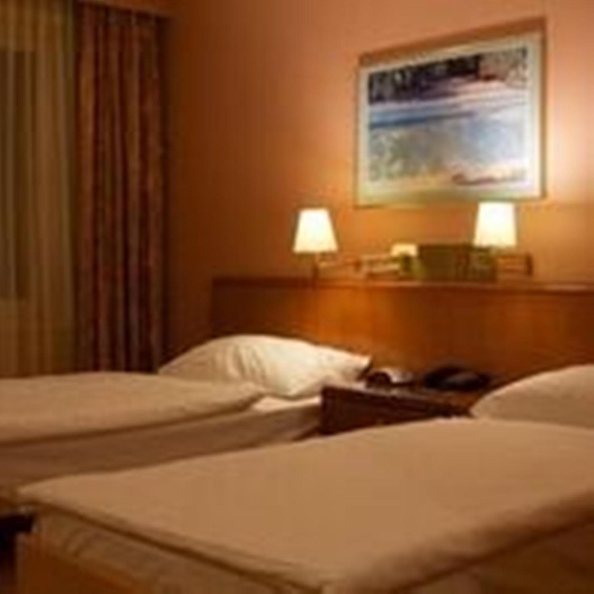 Hotel Le Cedre Bex Habitación foto