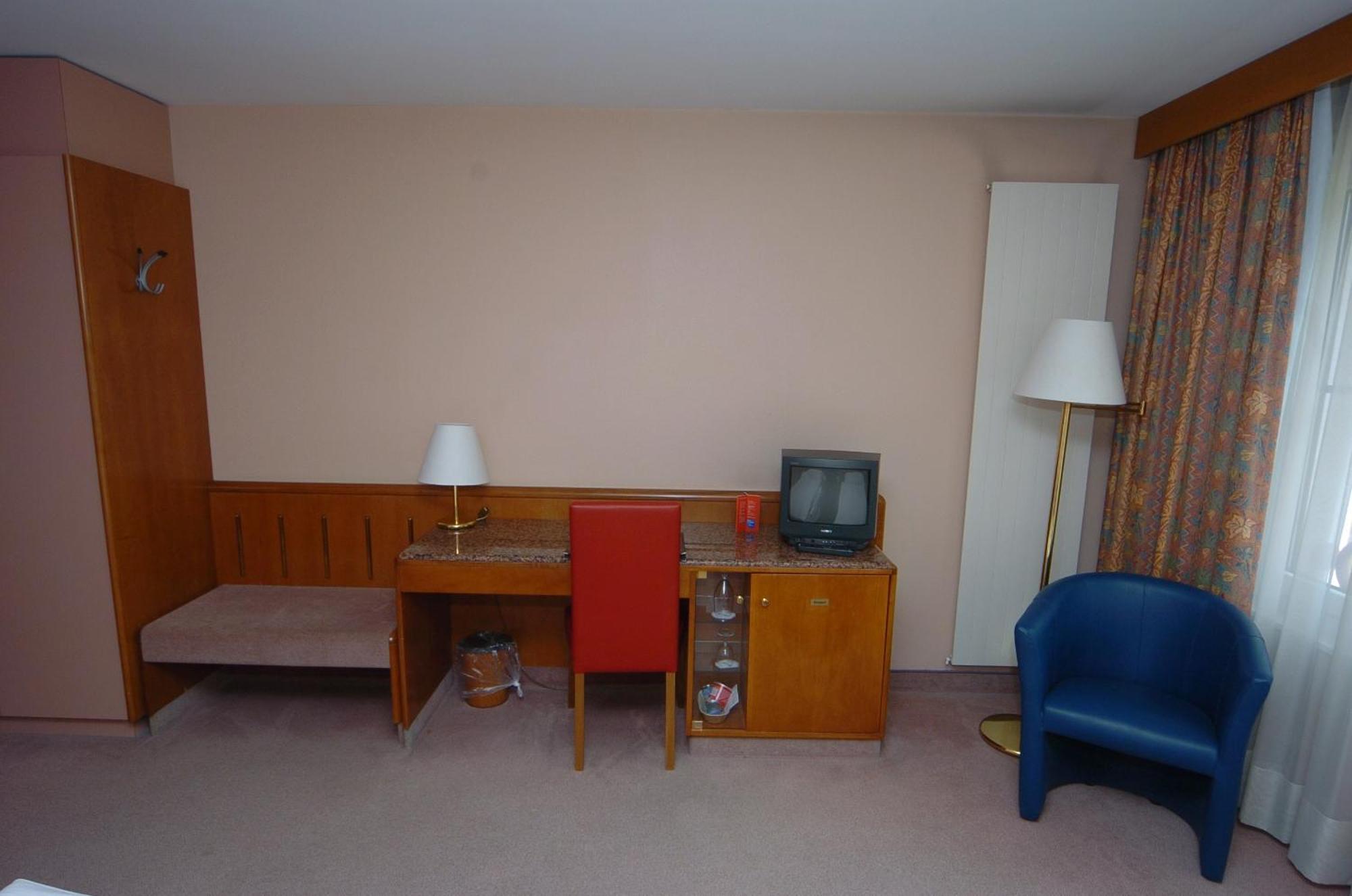 Hotel Le Cedre Bex Habitación foto